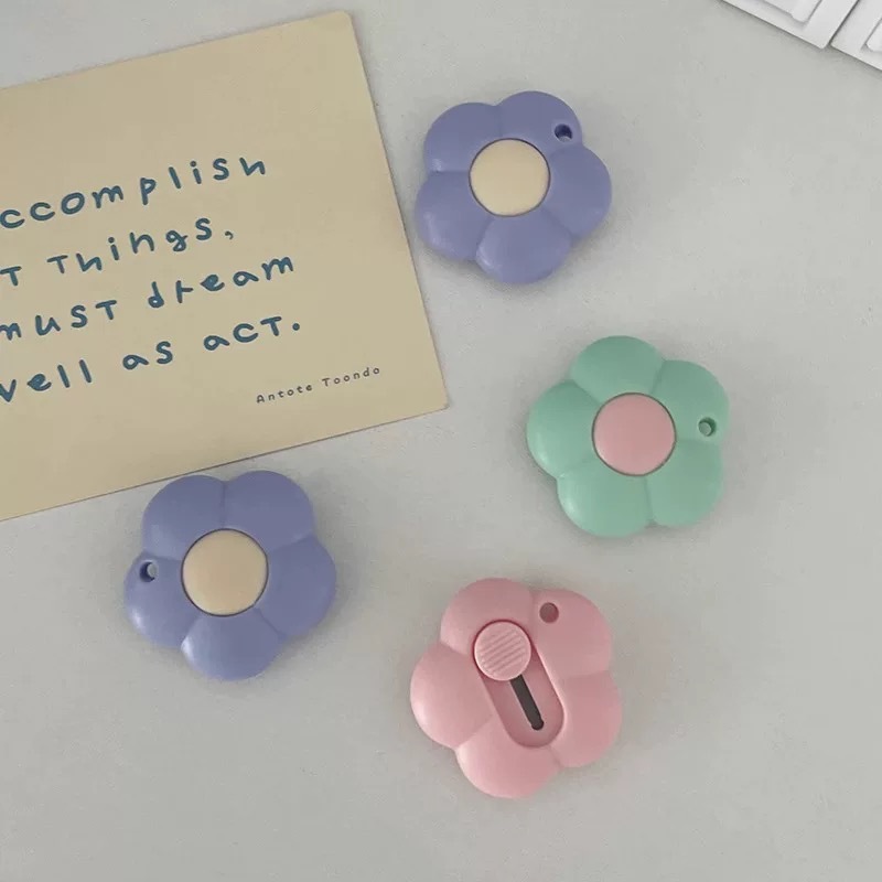 Cute Flower Art Utility Knife  - Art Craft Stationery のレビューと価格